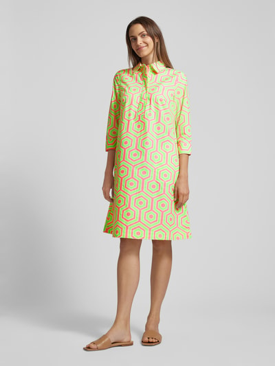 Christian Berg Woman Knielanges Hemdblusenkleid mit Allover-Muster Neon Gruen 4