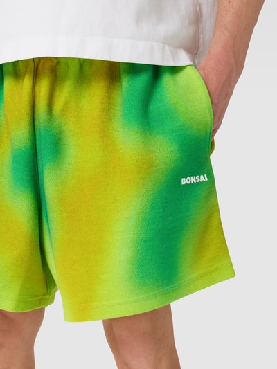 Bonsai Sweatshorts mit Label-Print Neon Gruen 3