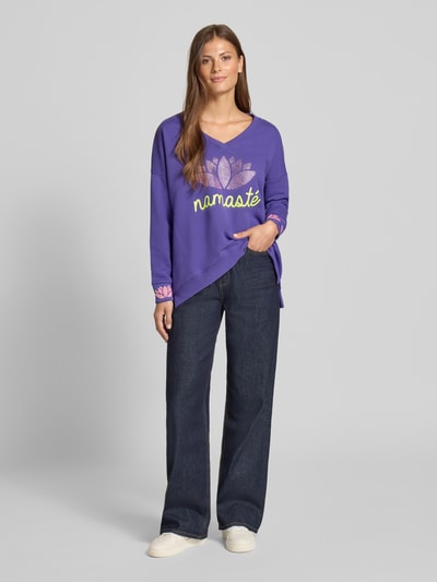 miss goodlife Bluza o kroju relaxed fit z dekoltem w serek Fioletowy 1