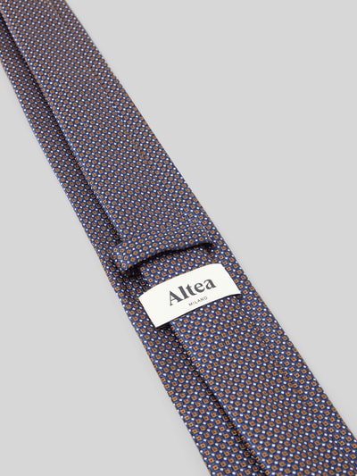 Produktfoto, Krawatte aus reiner Seide mit Label-Detail von altea, feines Muster in Blau und Braun, klassische Passform, Textur glatt