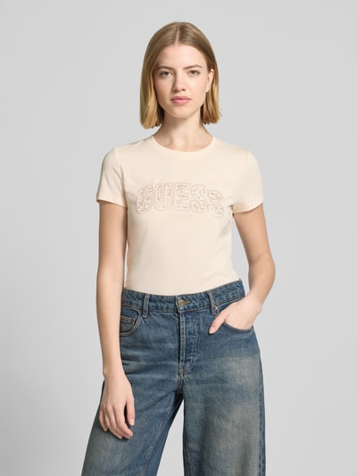 GUESS Slim Fit T-Shirt mit Strasssteinbesatz Koralle 4
