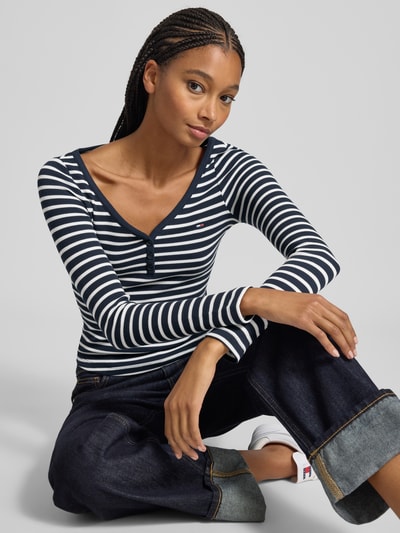 Tommy Jeans Slim Fit Langarmshirt aus Baumwoll-Mix Marine 3