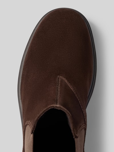 Produktfoto, brauner Chelsea Boots mit elastischen Einsätzen Modell 'ANDALO' von Geox, abgerundete Form, strukturierte Sohle, Wildlederstruktur