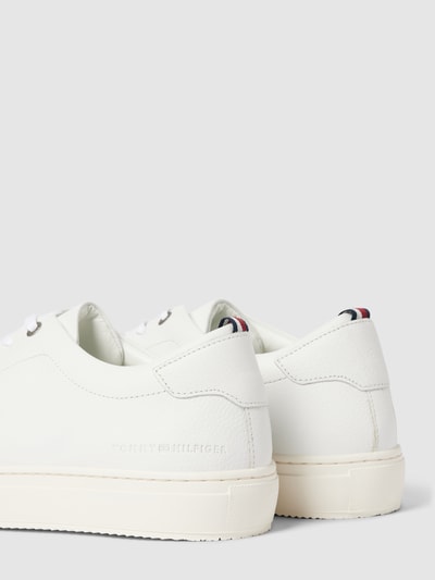 Tommy Hilfiger Sneakersy z detalem z logo Biały 2