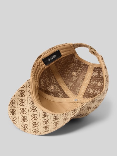 Produktfoto, Basecap mit Label-Applikation Modell 'KATYA' von Guess in Beige mit Logo-Muster, größenverstellbar, strukturierte Stofftextur.