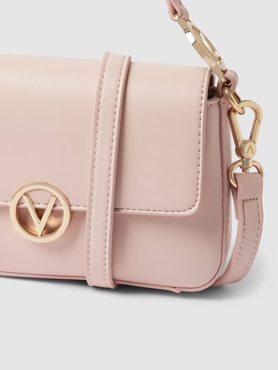 VALENTINO BAGS Torba na ramię z detalem z logo model ‘JULY’ Różowy 2