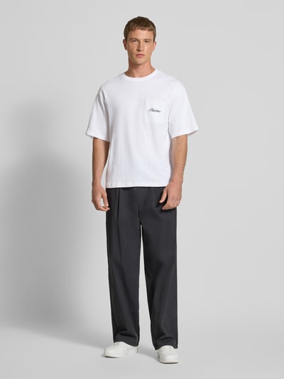 REVIEW T-Shirt mit Brusttasche und Label-Stitching Offwhite 1