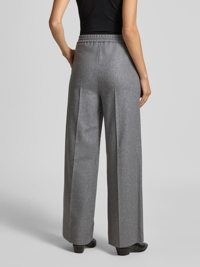 BOSS Spodnie materiałowe z szerokimi nogawkami z mieszanki wełny i lyocellu model ‘TAVITE’ Jasnoszary 5