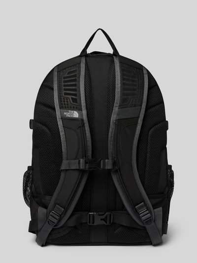 Produktfoto, Rucksack mit Label-Stitching Modell 'BOREALIS CLASSIC' von The North Face in Schwarz mit Seitenfächern und verstellbaren Schulterriemen, strukturierte Oberfläche