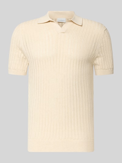 Produktfoto, Slim Fit Poloshirt mit V-Ausschnitt von Profuomo, kremowy bawełniano-lniany krój slim fit, polokrag, pleciona faktura, długość tyłu w rozmiarze M: 67 cm