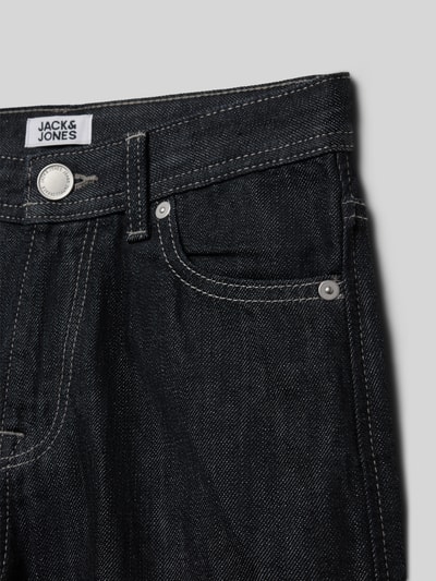 Productfoto, zwarte jeans met witte stiksels, metalen knoop en steekzakken, puur katoen, relaxed fit, model 'DAVE' van Jack & Jones, kinderjeans
