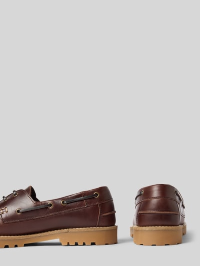 Produktfoto, Slipper aus echtem Leder mit profilierter Sohle von BIANCO, brązowa skóra naturalna, ozdobne obszycie, profilowana podeszwa, zaokrąglony krój, wysokość obcasa w rozmiarze 40: 3 cm, wysokość cholewki w rozmiarze 40: 6 cm, szerokość w rozmiarze 40: 12 cm
