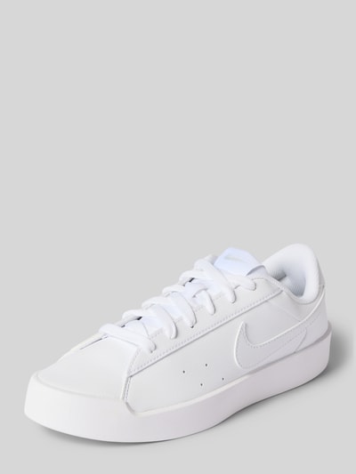 Produktfoto, Sneaker mit Logo-Detail von Nike in Weiß mit glatter Oberfläche und runden Formen, Damen Sneaker von Nike