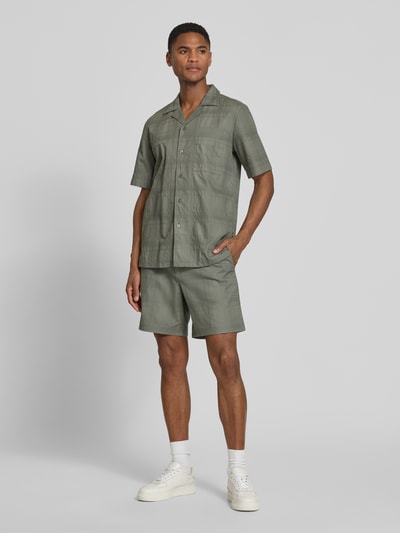 BOSS Orange Tapered Chinoshorts aus reiner Baumwolle Modell 'SANDREW_6_SHORTS' Oliv 1