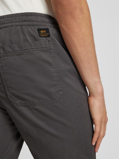 Alpha Industries Shorts mit elastischem Bund und Tunnelzug Anthrazit 3
