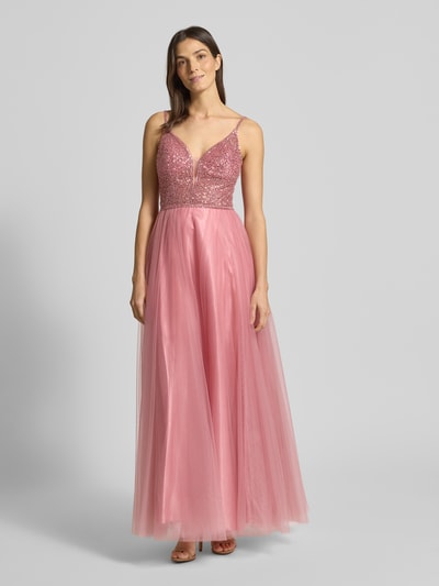Frauenmodel trägt Abendkleid mit Pailettenbesatz von Hey Kyla in Rosa, ausgestellter Tüll-Rock, taillierte Passform, Ganzkörperansicht von vorne.