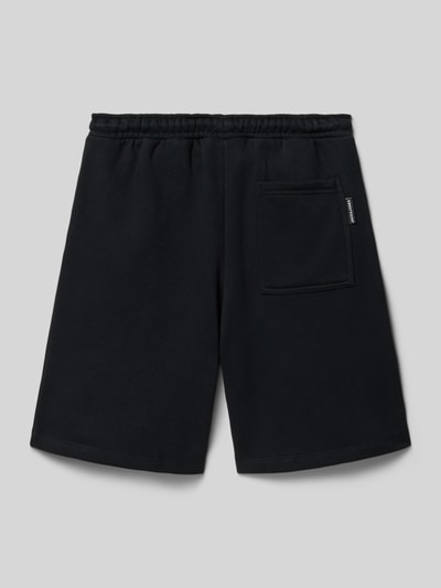 Productfoto, Sweatshorts met elastische tailleband en steekzakken van Jack & Jones, katoenmix, regular fit, zwarte kleur, aangezette achterzak met labeldetail, maat 140: taillewijdte 35 cm, binnenbeenlengte 23 cm