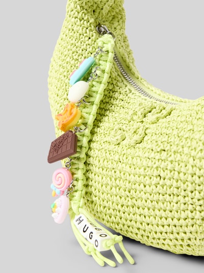 Produktfoto, Henkeltasche aus Strohgeflecht Modell 'ZEYA' von HUGO in heller Gelbgrün-Optik mit Logo-Prägung, Anhänger, Reißverschluss, Aufteilung: Hauptfach, Innenfach, Material: Papier