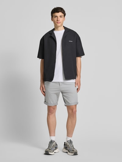 Jack & Jones Regular Fit Bermudas mit Eingrifftaschen Modell 'IBOWIE' Mittelgrau 1