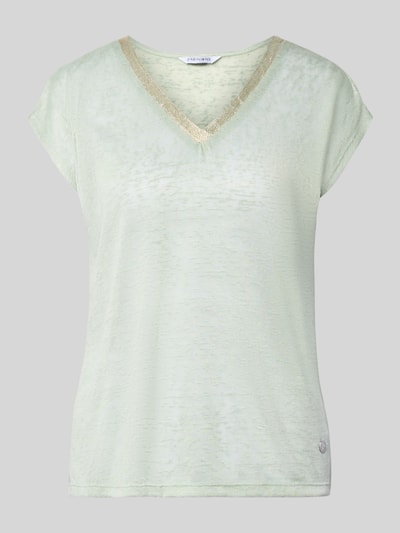 Produktfoto, T-Shirt aus Viskose-Mix Modell 'Sa44ylor' von ZABAIONE in hellem Mintgrün, strukturierte Oberfläche, V-Ausschnitt mit goldfarbenem Saum, Damen T-Shirt Regular Fit, Kappärmel, Rückenlänge 59 cm bei Größe S