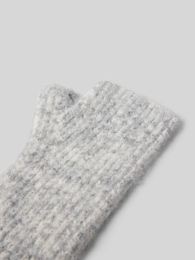 Produktfoto, graue, weich strukturierte Handschuhe mit Woll-Anteil von Jake*s Casual auf hellem Hintergrund