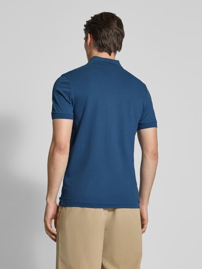 BOSS Orange Koszulka polo z detalem z logo Jeansowy niebieski 5