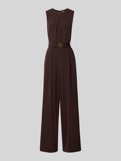Produktfoto, Jumpsuit mit Stoffgürtel von Rinascimento in Dunkelbraun, ärmellos, taillierte Passform, feine Stofftextur, strukturierte Raffungen, Rundhalsausschnitt, Produktdetails laut Kontext sichtbar