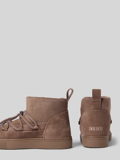 Produktfoto, Boots aus echtem Leder mit Logo-Detail von INUIKII in Braun, leicht profilierte Sohle, abgerundete Passform, Damenmodell