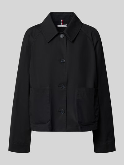 Produktfoto, Relaxed Fit Trenchcoat aus reiner Baumwolle von Tommy Hilfiger, czarna kurtka z twillu, jednolity kolor, krótszy fason, wodoodporna