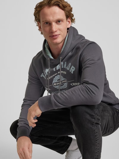 Tom Tailor Regular Fit Hoodie aus Baumwoll-Mix mit Logo Print Mittelgrau 3