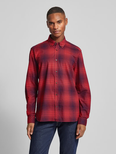 s.Oliver RED LABEL Regular Fit Freizeithemd aus Baumwollstretch mit Button-Down-Kragen Rot 4