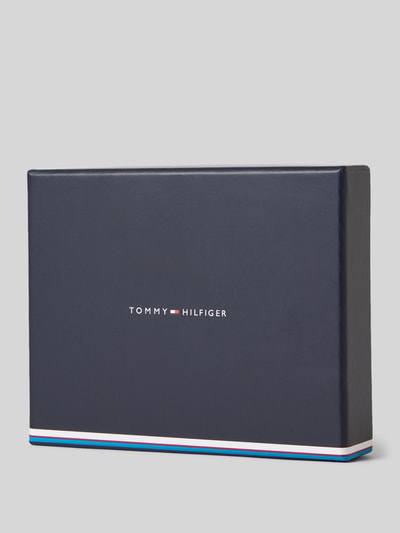 Produktfoto, Portemonnaie aus echtem Rindsleder von Tommy Hilfiger, Optik: Unifarben, Materialverarbeitung: Nappaleder, edle Geschenkbox