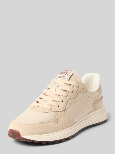 Produktfoto, beiger Sneaker aus Leder-Mix mit Logo-Detail, abgerundete Passform, Modell 'Beywin' von Gant, glatte und strukturierte Textur