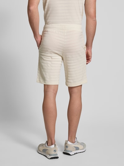 PUMA PERFORMANCE Slim Fit Shorts mit Strukturmuster Modell 'ESS ELEVATED' Offwhite 5