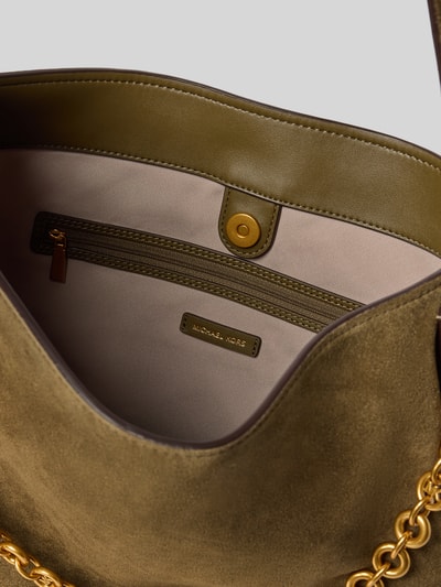 Produktfoto, Handtasche aus Leder mit Label-Applikation Modell 'NOLITA' von MICHAEL Michael Kors, olivgrün, Magnetverschluss, goldfarbene Kette, Innenfach, glatte und strukturierte Oberflächen, Maße und Schulterriemen laut Kontext