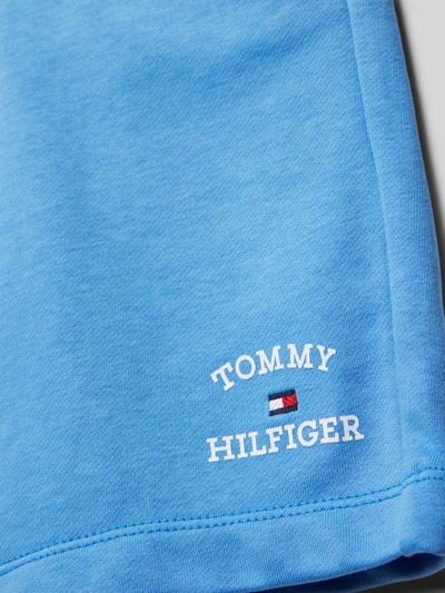 Tommy Hilfiger Teens Szorty z dzianiny dresowej z elastycznym pasem Błękitny 2