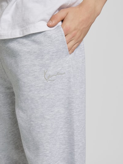 KARL KANI Sweatpants mit elastischem Bund und Viskose-Anteil Black 3