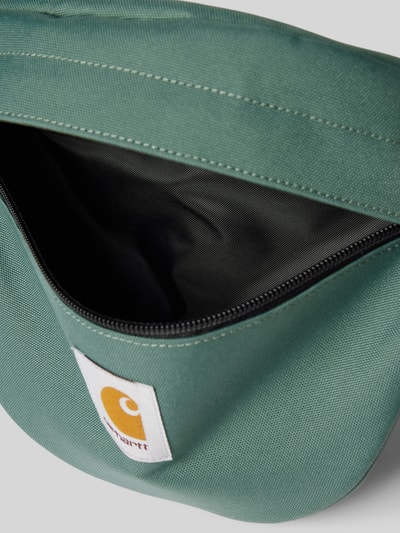 Carhartt Work In Progress Crossbody Bag mit Label-Detail Modell 'JAKE' Gruen 5