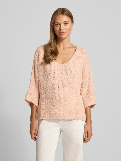 ZABAIONE Sweter z dzianiny o kroju relaxed fit z dekoltem w serek model ‘Em44maa’ Różowy 4