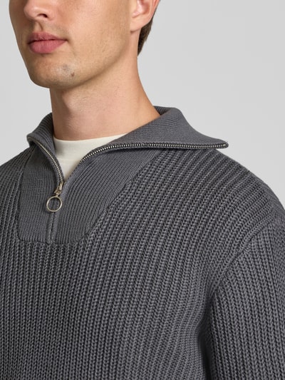 Blend Troyer mit Label-Detail Modell 'DENO' Anthrazit 3