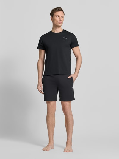Mannelijk model draagt Slim Fit Pyjama Shorts uit puur katoen Model 'SHORT-SLEEP-BOTTOM' van Polo Ralph Lauren Underwear, look: effen, pasvorm: slim fit, applicatie: gestikt logo, sluiting: tunnelkoord, zakken: zijsteekzakken, materiaal: puur katoen, voorkant volledig in beeld, ganzekörperansicht van voren.