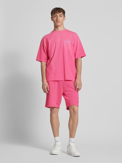 REVIEW Relaxed Fit Sweatshorts mit Label-Stitching Pink 1