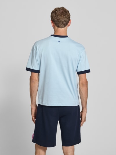 PROHIBITED Shorts mit Strukturmuster und Label-Stitching Hellblau 5
