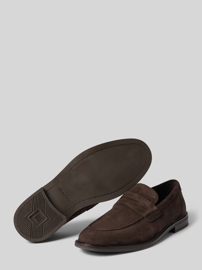 Produktfoto, brauner Loafer aus echtem Leder Modell 'Lozham' von GANT, glatte Oberfläche, klare Linien, Herren Loafer von GANT
