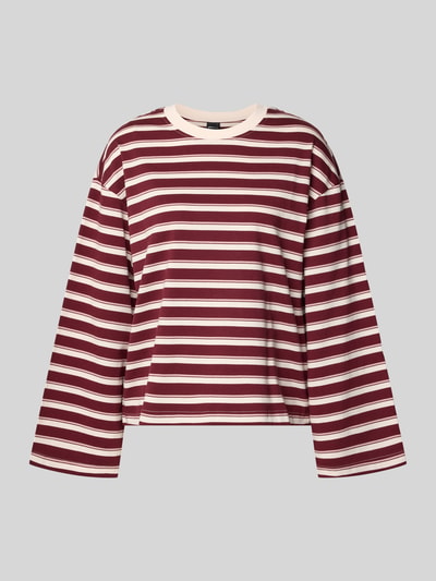 Produktfoto, Longsleeve im Allover-Look mit Rundhalsausschnitt von Gina Tricot, reine Baumwolle, relaxed Fit, burgunderrote und cremefarbene Streifen