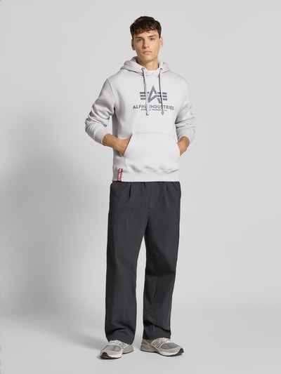 Alpha Industries Hoodie mit Label-Print Hellgrau 1
