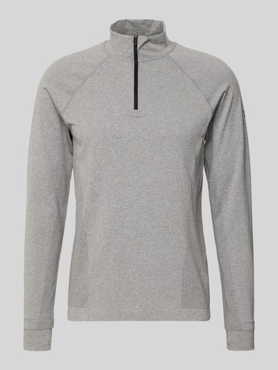 Produktfoto, graues Langarmshirt mit Troyer Modell 'THE TRAINING DAY QUARTER' von Fabletics aus Material-Mix, Regular-Fit, Raglanärmel, Label-Detail, Rückenlänge bei Größe M 71 cm.