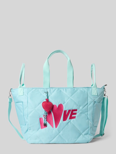 Produktfoto, Shopper mit Stitching Modell 'Love' von miss goodlife in Hellblau mit pinkem Love-Print, Steppnähte, Tragehenkel, abnehmbarer Schulterriemen, Hauptfach mit Magnetverschluss, Maße ca. 60 cm Breite, 34 cm Länge, 32 cm Tiefe, Schulterriemen Länge 57 cm.