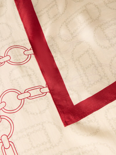 Produktfoto, Seidentuch mit Allover-Muster van Tommy Hilfiger, beige met rode randen en subtiel all-over motief, labelopschrift, zuivere zijde.