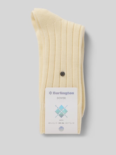 Produktfoto, Wollsocken aus Schurwoll-Mix Modell 'Dover' von Burlington, mieszanka żywej wełny, prążkowane ściągacze, logo-Detail z efektem metalicznym, napis z logo, efekt prążkowania, jasny kremowy kolor, struktura miękkiej dzianiny